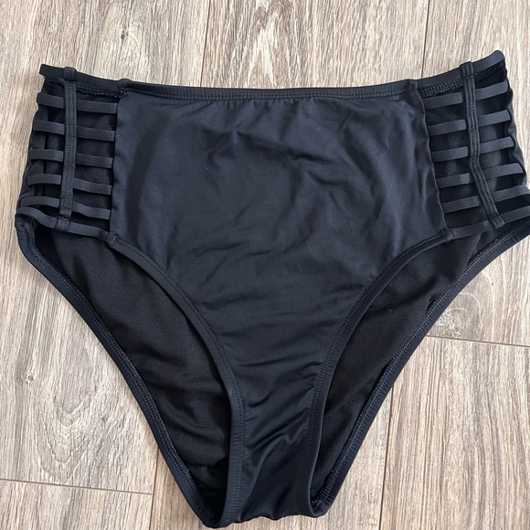 High waisted black bikini bottom with open slit sides medium - Picture 1 of 2